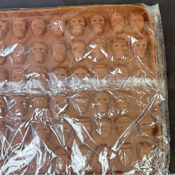 2 Pack Halloween Skull Silicone Mold new chocolate and treats - Picture 6 of 6